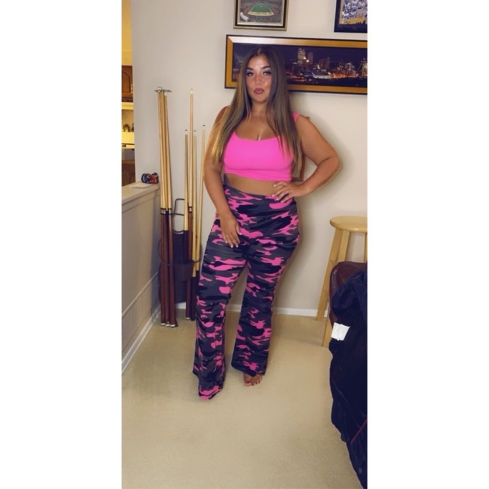 Hot pink grey and black cameo stretch pants 💕